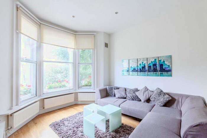 2 Bedroom Flat To Rent In Glazbury Road, London, W14