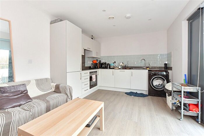 1 Bedroom Flat For Sale In North Street, Horsham, West Sussex, RH13