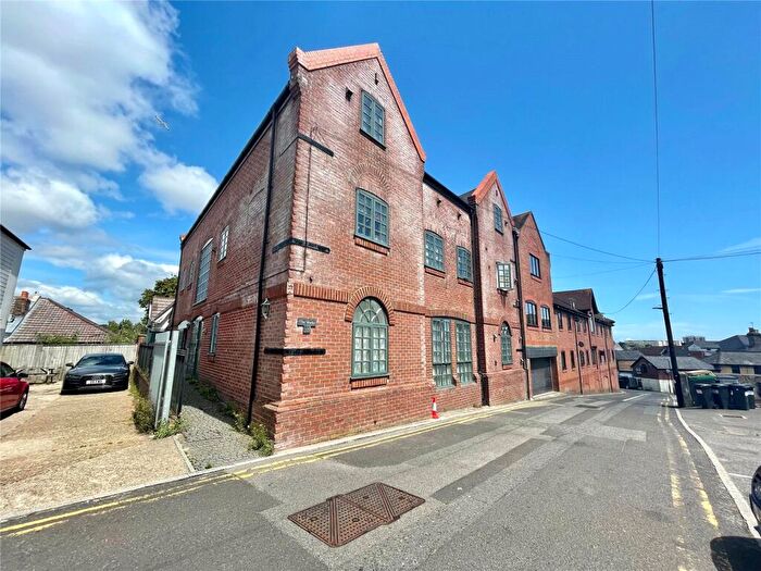 1 Bedroom Apartment To Rent In Upper Norwich Road, Bournemouth, Dorset, BH2