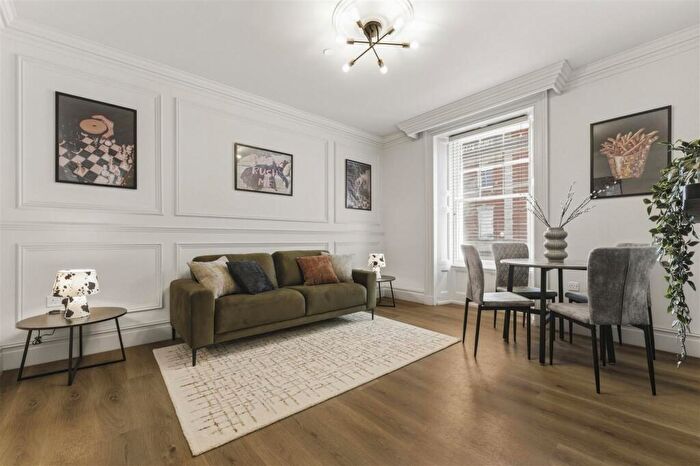 2 Bedroom Flat To Rent In Bute Street, Cardiff Bay, Cardiff, CF10