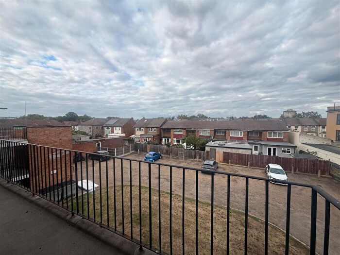 1 Bedroom Property To Rent In Netley Road, Ilford, IG2