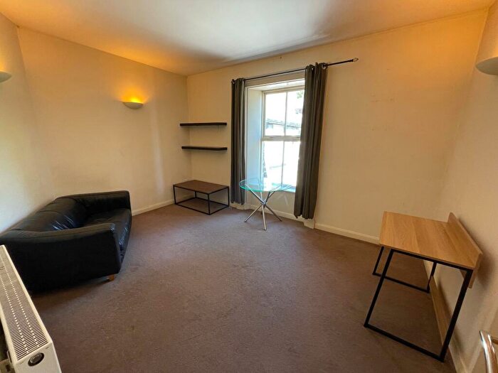 1 Bedroom Apartment To Rent In Burley Road, Leeds, LS4