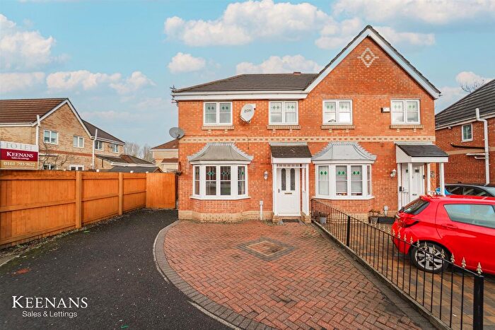 3 Bedroom Semi-Detached House For Sale In Chendre Close, Pendlebury, Swinton, Manchester, M27