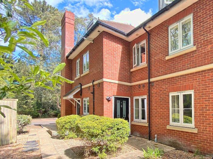 1 Bedroom Maisonette To Rent In Old Rectory Court, Grove Cross Road, Camberley, GU16
