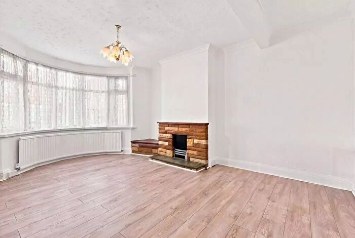 5 Bedroom Semi Detached House To Rent In Hornchurch Road, Hornchurch, RM12