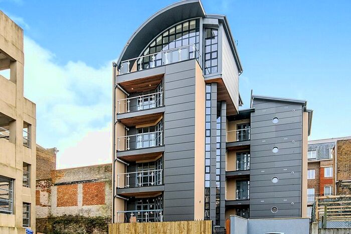 2 Bedroom Flat To Rent In Cliff Street, Ramsgate, Kent, CT11