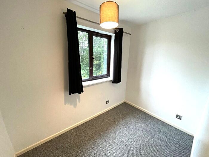2 Bedroom Cluster House For Sale In Mendelssohn Grove, Milton Keynes, Buckinghamshire, MK7