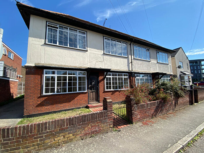 1 Bedroom Flat To Rent In South Primrose Hill, Chelmsford, Essex, CM1