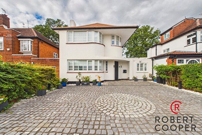 4 Bedroom Detached House For Sale In Pamela Gardens, Pinner, HA5