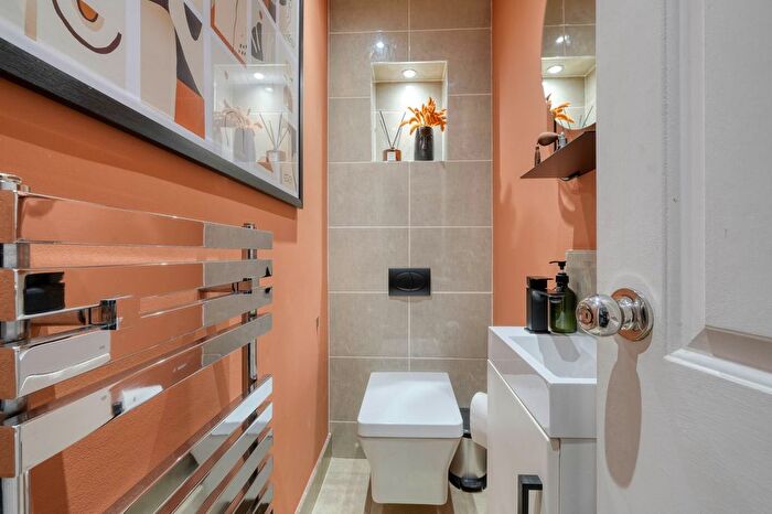 4 Bedroom Detached House For Sale In St. Francis Avenue, Solihull, B91