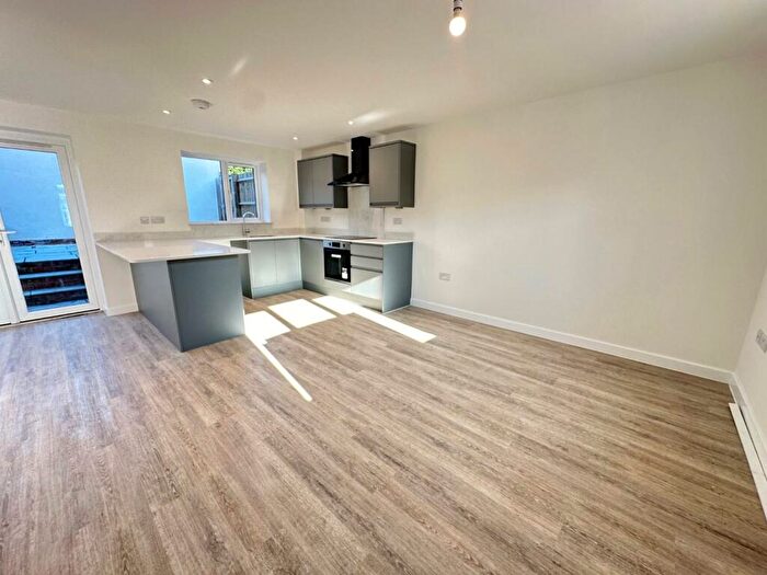 2 Bedroom Semi-Detached House For Sale In Brookland Road, Northampton, NN1