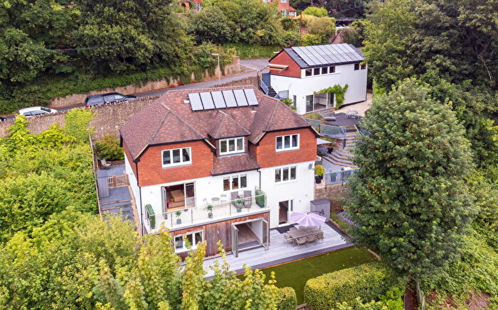 5 Bedroom Detached House For Sale In Deanery Road, Godalming, GU7