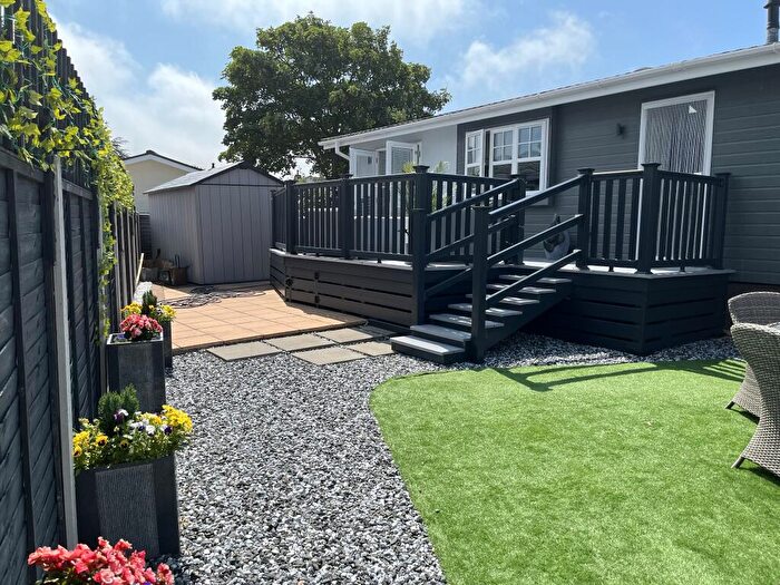 2 Bedroom Park Home For Sale In Lookout Park, Stoborough, Dorset, BH20 - Photo 2
