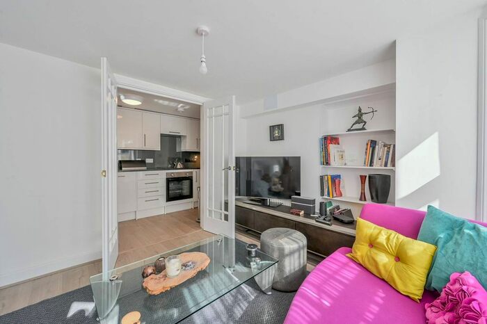 1 Bedroom Flat To Rent In Hadyn Park Road, Shepherd's Bush, London, W12