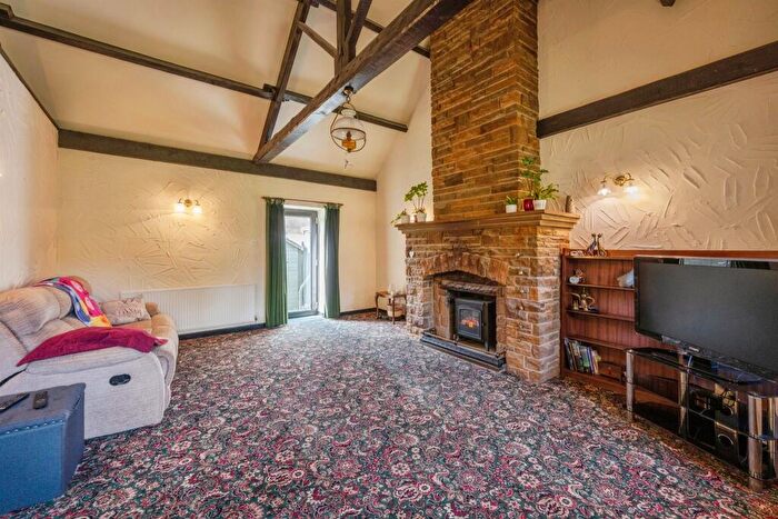 3 Bedroom Barn Conversion For Sale In The Mews, Hickleton, Doncaster, DN5