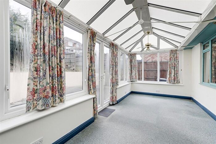 2 Bedroom Detached Bungalow For Sale In Valetta Road, Arnold, Nottinghamshire, NG5