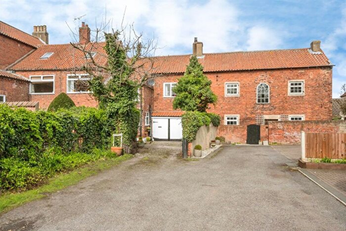 4 Bedroom Character Property For Sale In Crossland Gardens, Tickhill, Doncaster, DN11