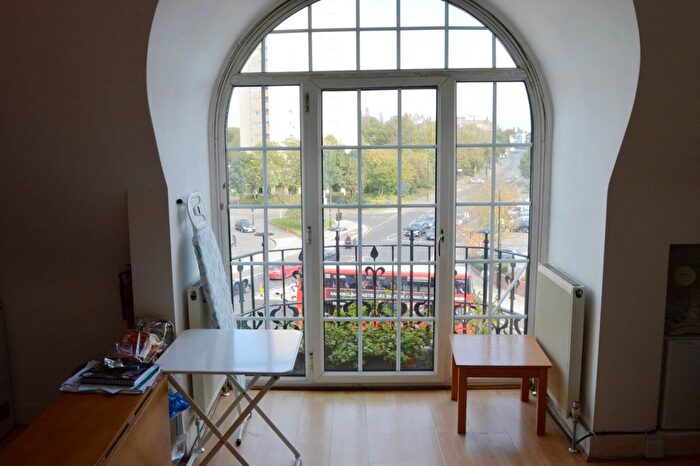 Studio To Rent In High Street, Acton, W3