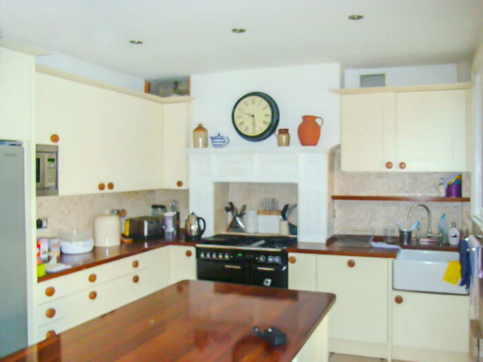 3 Bedroom Semi-Detached House For Sale In Wantage Road, Reading, RG30