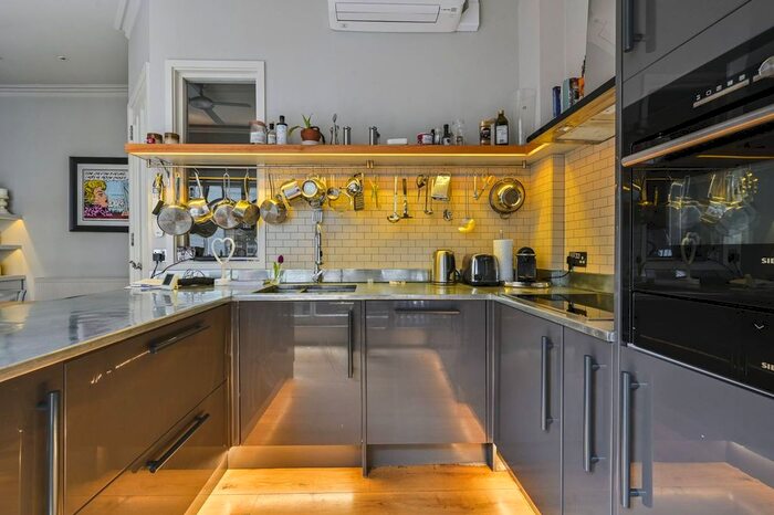 2 Bedroom Flat To Rent In New Row, Covent Garden, London, WC2N