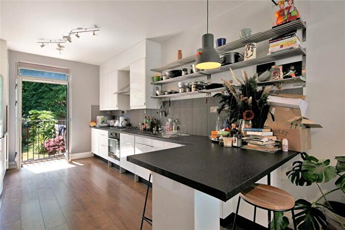 2 Bedroom Apartment To Rent In New Cross Road, London, SE14