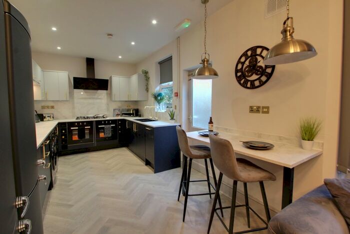 6 Bedroom Terraced House To Rent In Winchester Avenue, Leicester, LE3