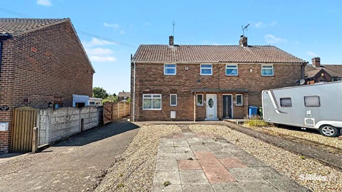 3 Bedroom Semi-Detached House For Sale In Pump Hollow Road, Forest Town, NG19
