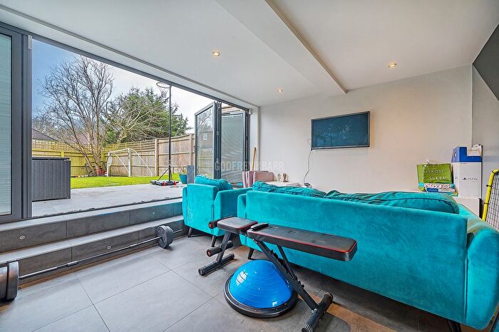 5 Bedroom Detached House For Sale In The Reddings, Mill Hill, NW7