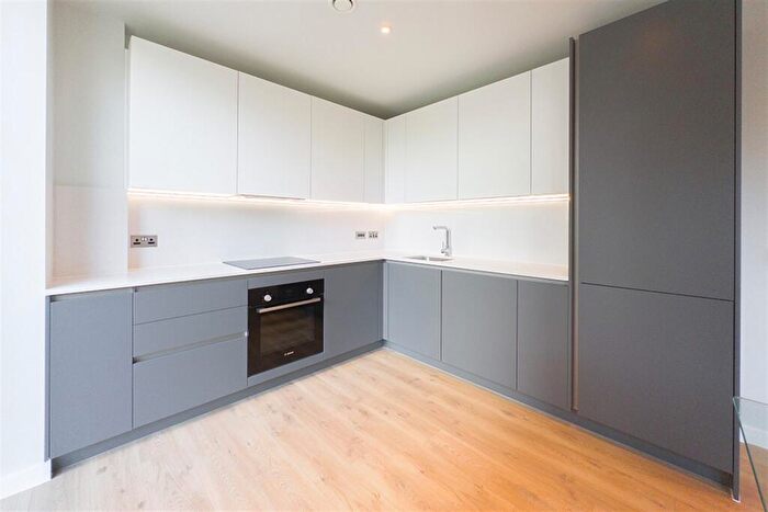 2 Bedroom Apartment To Rent In The Gate, Meadowside, M4