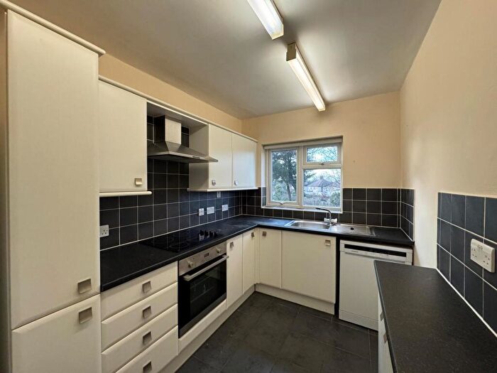2 Bedroom Flat To Rent In Grosvenor Court, L15