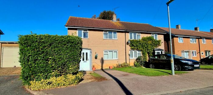 3 Bedroom Semi-Detached House To Rent In Mountway Close, Welwyn Garden City, AL7