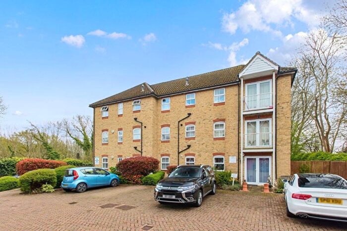 2 Bedroom Flat To Rent In The Sidings, Dunton Green, TN13