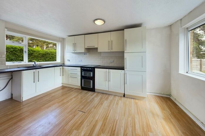 3 Bedroom Semi-Detached House For Sale In Almond Grove, Thetford, IP24