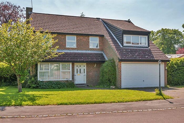 4 Bedroom Detached House For Sale In Parkside Place, East Horsley, KT24