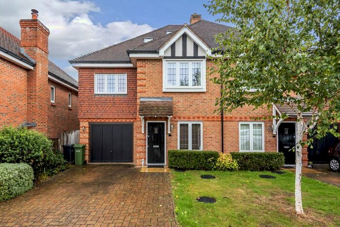 4 Bedroom Semi-Detached House To Rent In Amber Close, Epsom, KT17