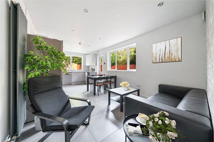 6 Bedroom Terraced House To Rent In Amersham Road, New Cross, SE14