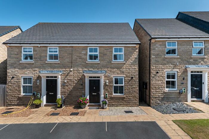 3 Bedroom Semi-Detached House For Sale In Moat Hill Close, Cullingworth, West Yorkshire, BD13