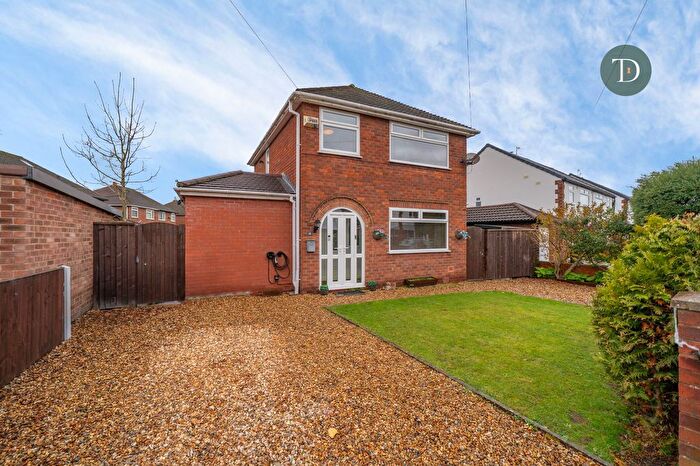 3 Bedroom Detached House For Sale In Fairview Road, Whitby, Ellesmere Port, CH65