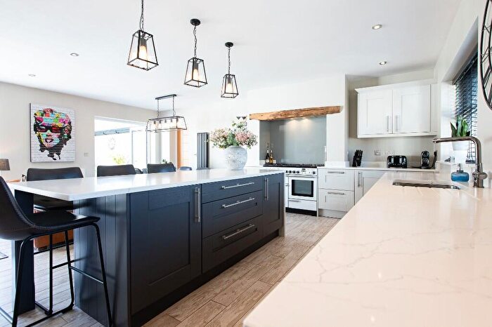 4 Bedroom Detached House For Sale In The Spinney, CH60