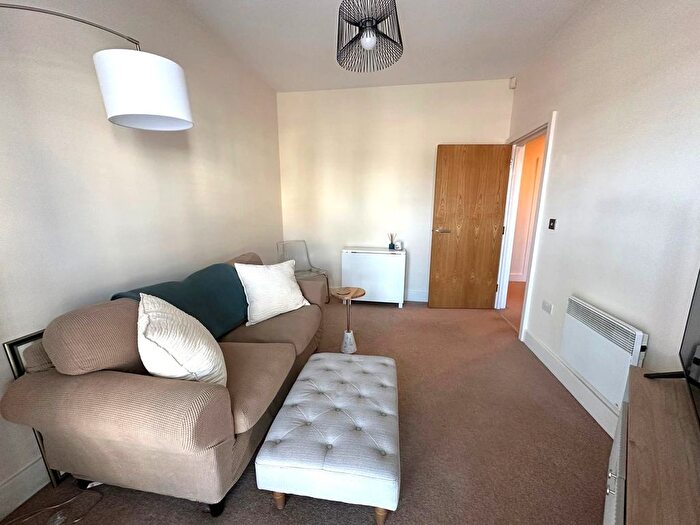 1 Bedroom Flat To Rent In Harborne Central, High Street, Harborne, Birmingham, B17