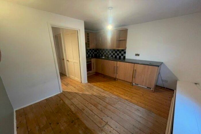 1 Bedroom Flat To Rent In Union Street, Maidstone, ME14