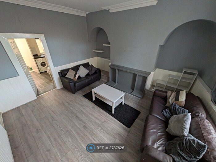 2 Bedroom Terraced House To Rent In Hollins Road, Oldham, OL8