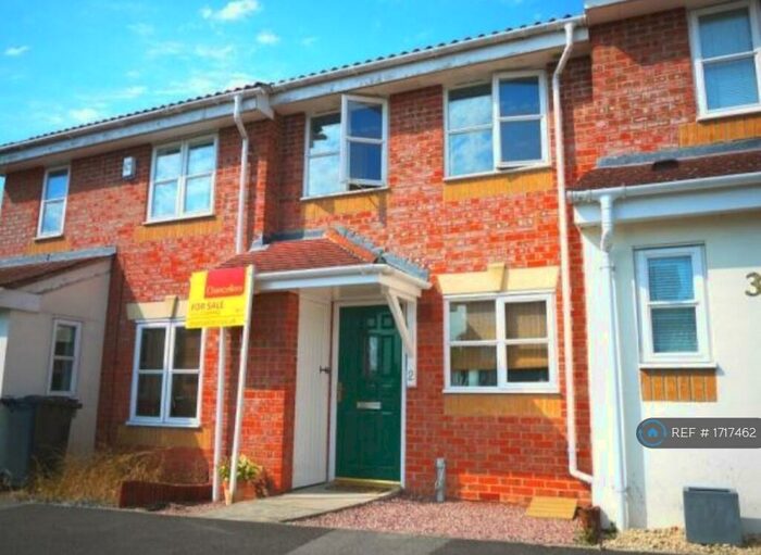2 Bedroom Terraced House To Rent In Richmond Avenue, Thatcham, RG19