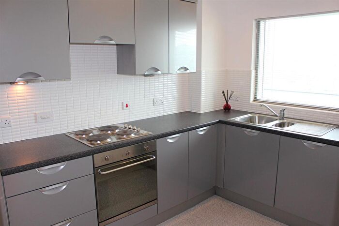 2 Bedroom Flat To Rent In Anchor Point, Bramall Lane, S2