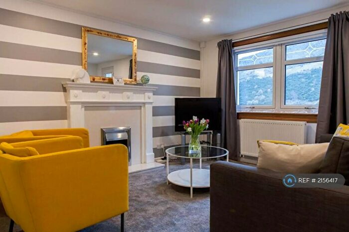 2 Bedroom Flat To Rent In Lochview Court, Edinburgh, EH8