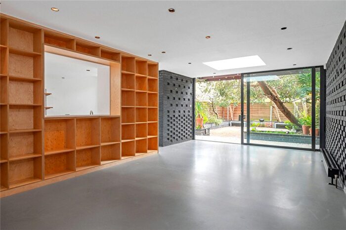4 Bedroom Detached House For Sale In Albion Drive, Hackney, London, E8