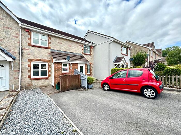 2 Bedroom Property To Rent In Heather Walk, Ivybridge, PL21