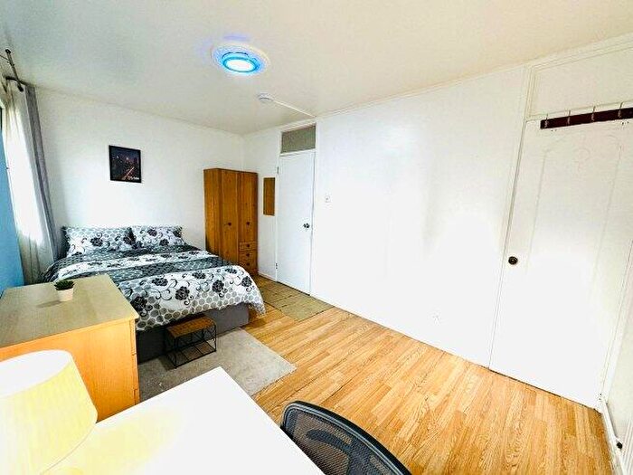 1 Bedroom Flat To Rent In Ford Street, E3