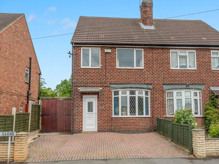 3 Bedroom Semi-Detached House To Rent In Lindsey Close, Derby DE21