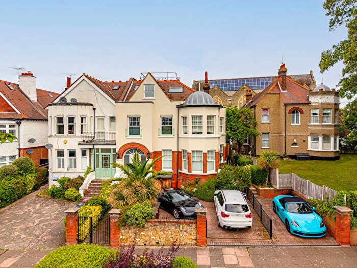 3 Bedroom Flat For Sale In Galton Road, Westcliff-On-Sea, SS0
